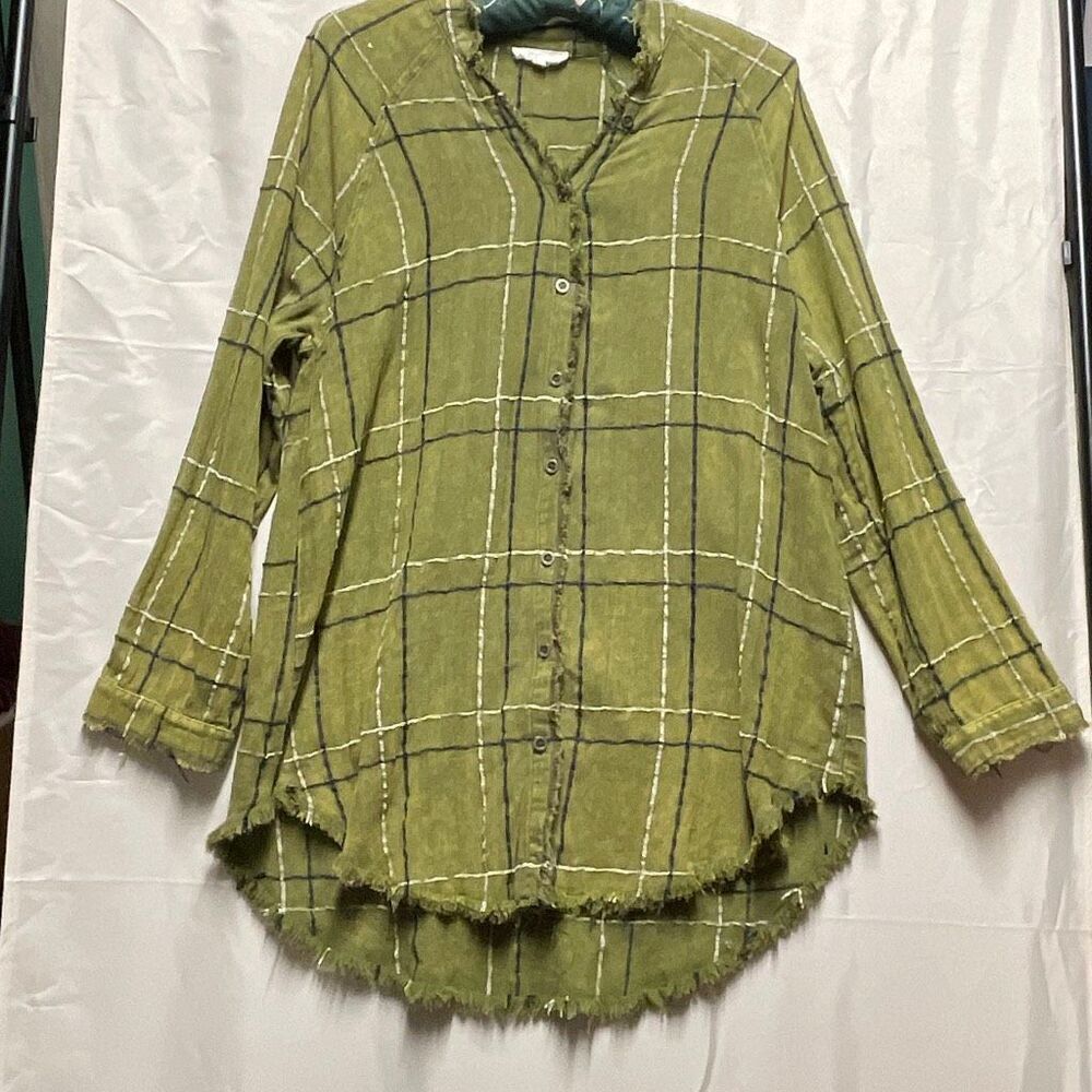 Mystree size M plaid distressed frayed faded button front top.